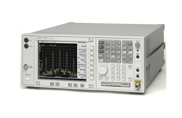 Настольные анализаторы спектра с высокими характеристиками Agilent Technologies E4443A