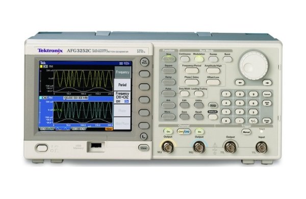 Универсальный генератор сигналов Tektronix AFG3021C