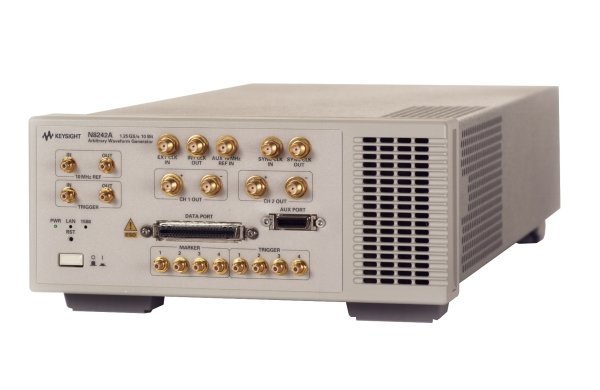 Генератор сигналов Keysight N8242A